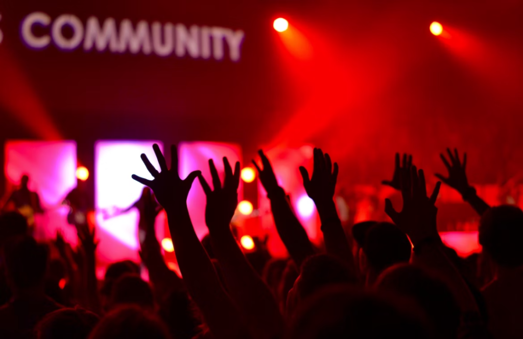 <em>Somos a comunidade de adoradores cujo foco principal é ministrar ao próprio Deus</em>